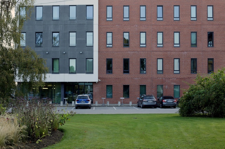 Prime Minister Edgar Savisaar in the village of Jõgeva County 05.1991 rephoto