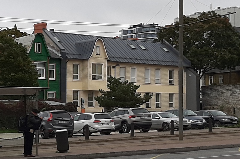 Elamu Tallinnas (parem pool lammutatud), vaade rephoto