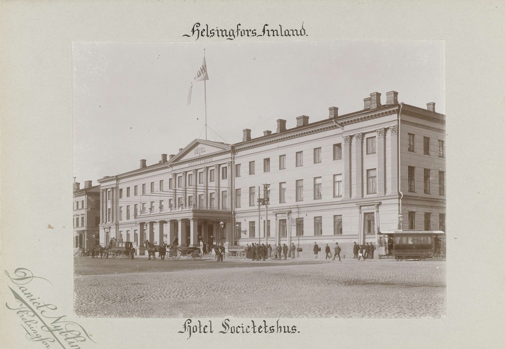 Het Societetshuis aan de Kauppatori in Helsinki, Helsingfors Finland, Hotel Societetshus, Daniel Nybliin Helsingfors.