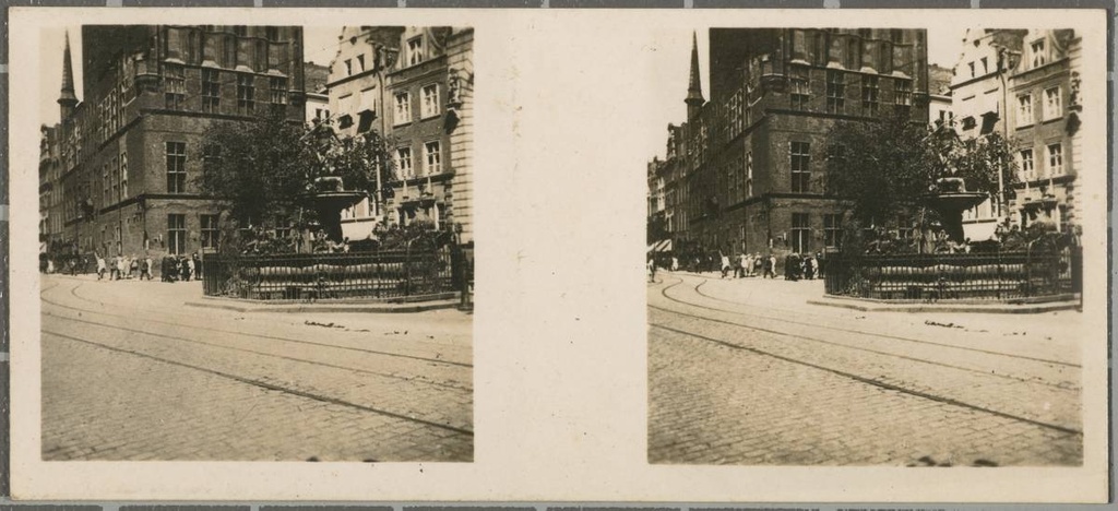 N.o. 174. Riga. - Casa Consistorial u plaza.