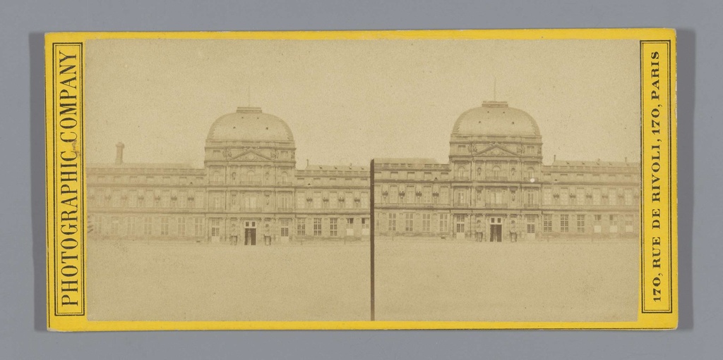 Deel van de gevel van het Palais des Tuileries here Paris