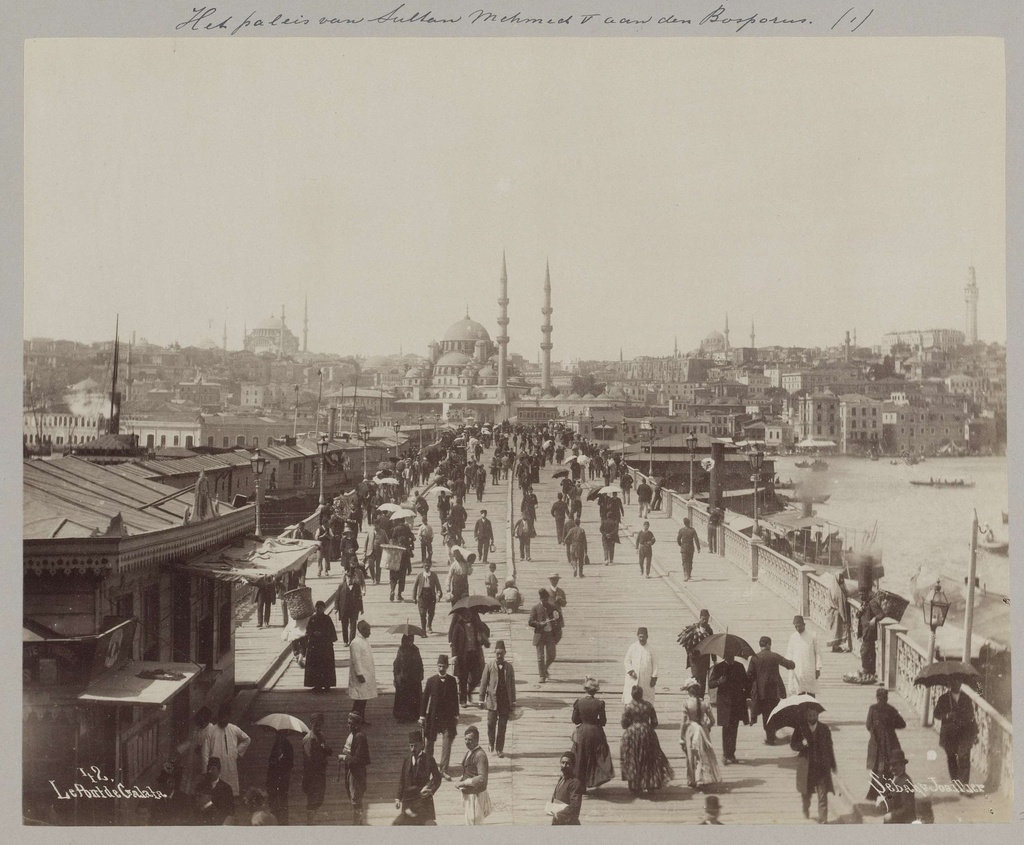 Galatabrug in Istanbul gezien richting de wijk Eminönü, Le Pont de Galata