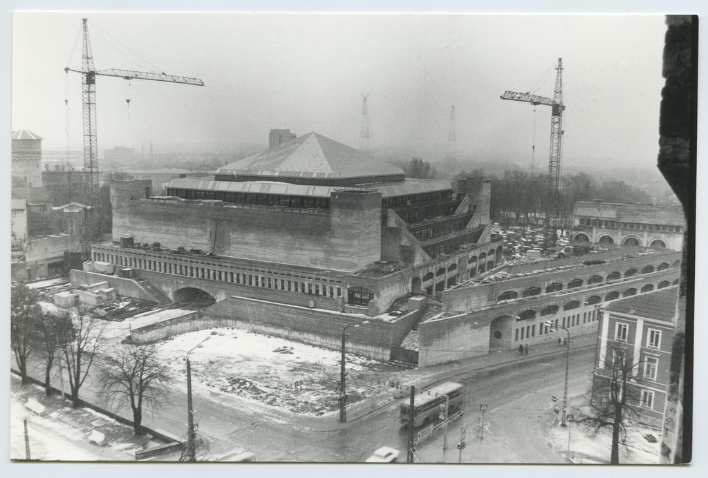 Construction of the new building of the National Library (1990-1991)