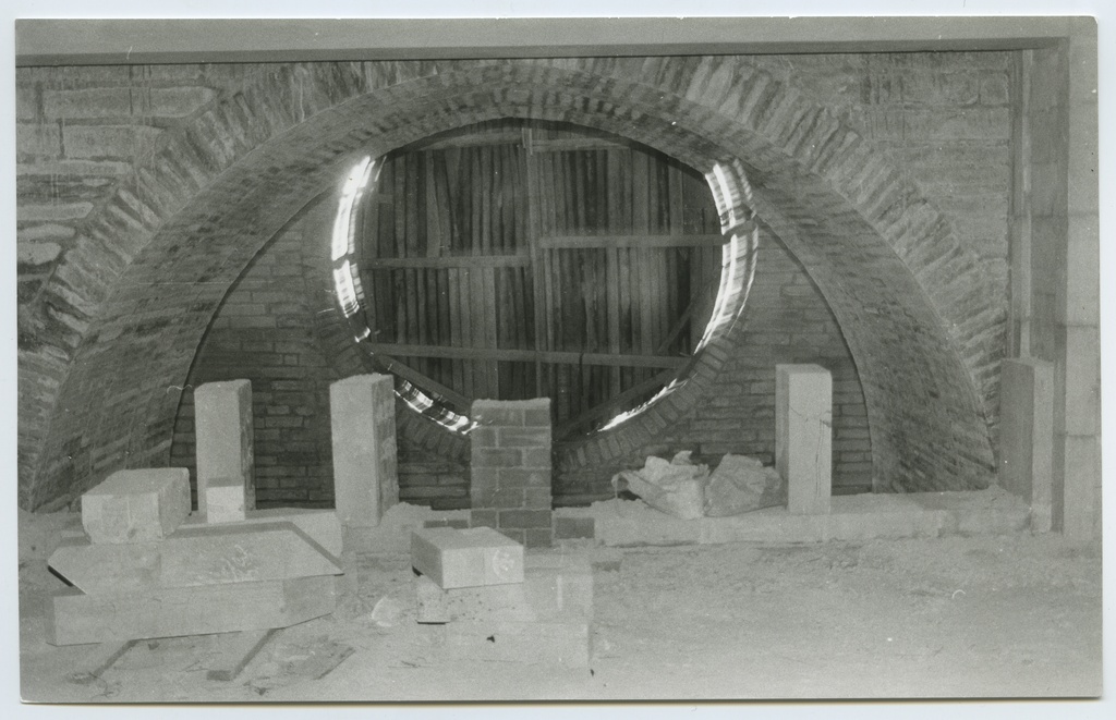 Construction of the new building of the National Library, interior views and fuajee (1989-1992).