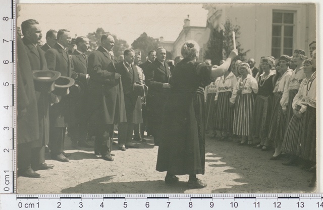 M. Herman (Miina Härma) singing choir welcomes the President of Finland to the Estonian National Museum