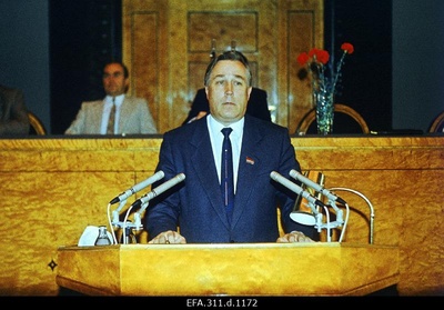 At the reception of graduates of the higher education institutions of the Republic, the Secretary of the Central Committee of the ECB Rein Ristlaan speaks in the Chamber of the Supreme Council of Estonia.  similar photo