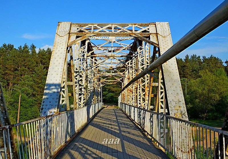 War of Liberty. 6.The 8th Route soldiers of the Route Volmari (Valmiera) crushed railway bridge in a cup of linen obtained from the red war cage. rephoto