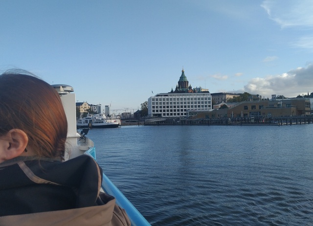 näkymä Katajanokalle päin Eteläsatamassa, etualalla höyrylaiva Uleåborg; Uleåborg liikennöi rannikkokaupunkien väliä Oulu - Pietari rephoto