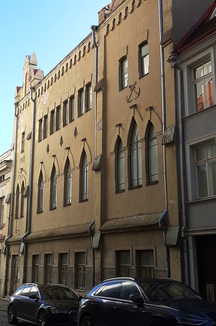 Building in the Old Town of Tallinn rephoto