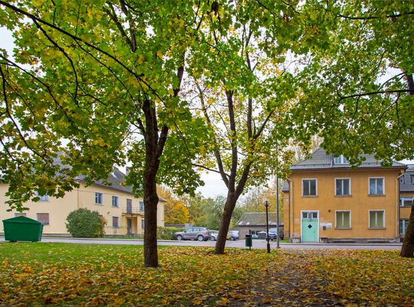 Lenin's fairy tales in the city center park rephoto