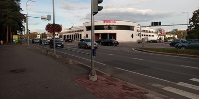 Pirita kaubanduskeskus, hoone vaade. Arhitekt Hindrek Piiber rephoto