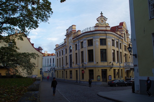Doll theatre in the Old Town of Tallinn, Nunne Street rephoto