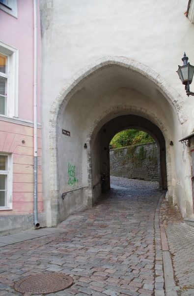 Tallinn, Pika jala värav, vaade Pika tänava poolt. rephoto