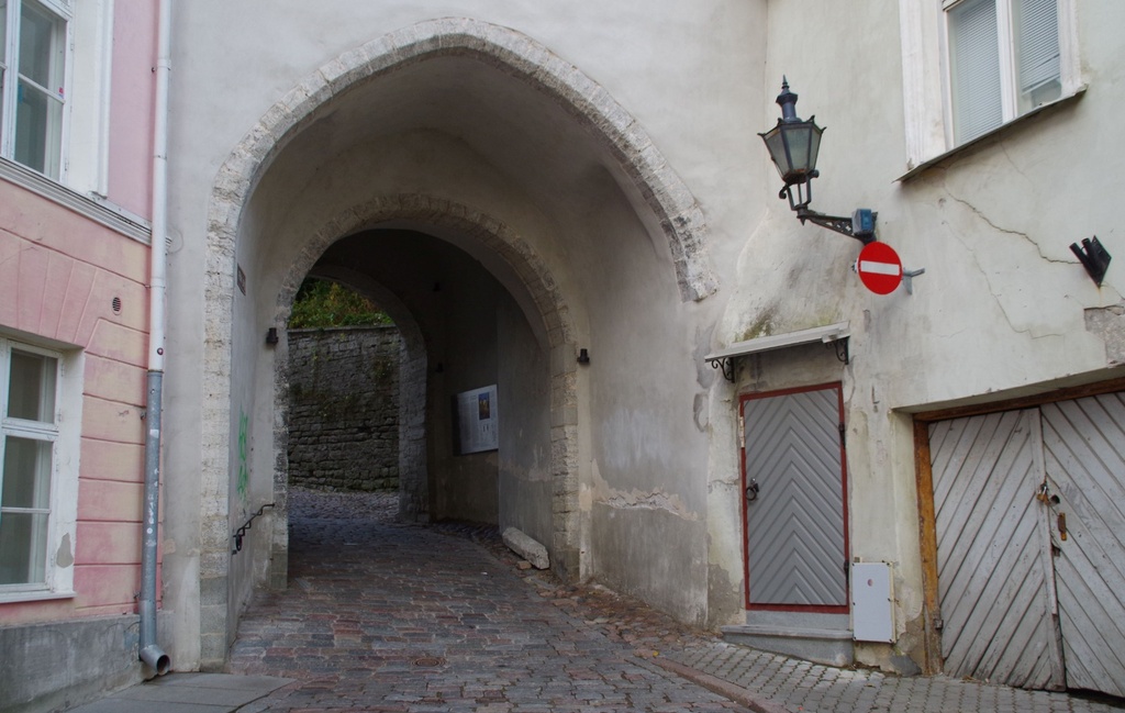 Reval : Gate to the Long Domberg rephoto