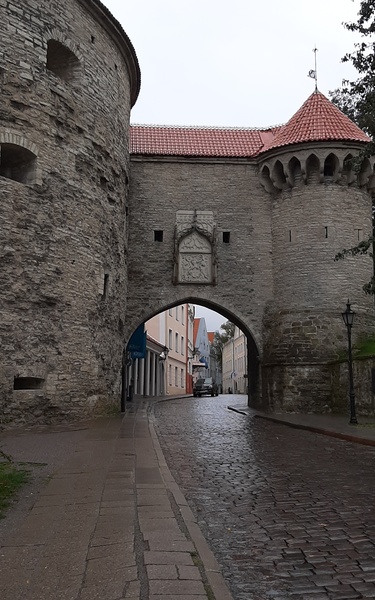 Tallinn, Grand-Rannagate, view by the sea. rephoto