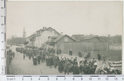 Tartu Workers' (red) train run 1 May 1922  similar photo