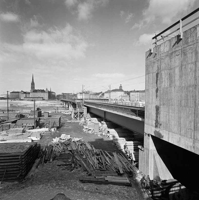 Stockholms innerstad - Bygget av centralbron. I bake Riddarholmen och Gamla stan.