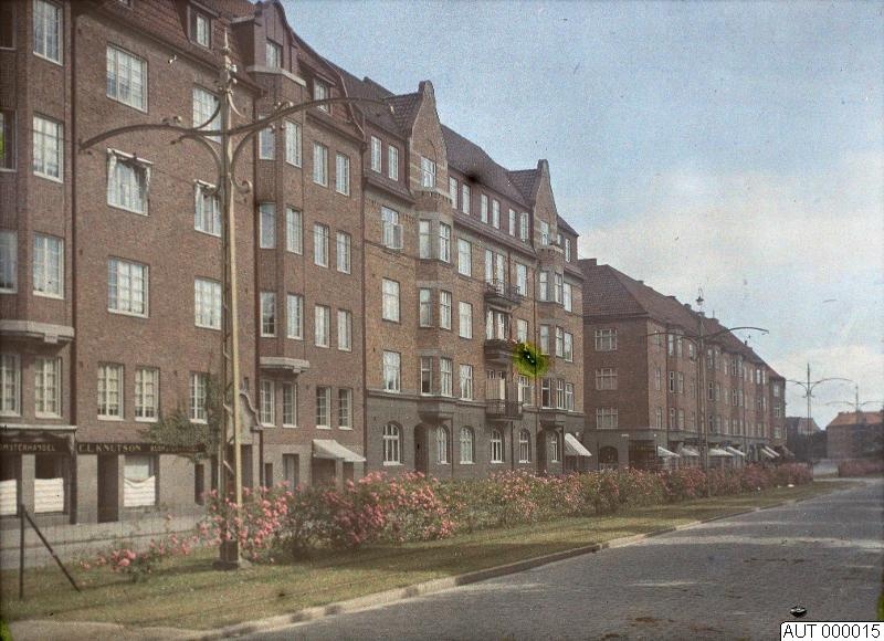 Gatubild. Föreningsgatan 61 och 63. - Malmö Stads historia vol. 5. - Foto: Gustaf W:son Cronquist / Malmö Museer
