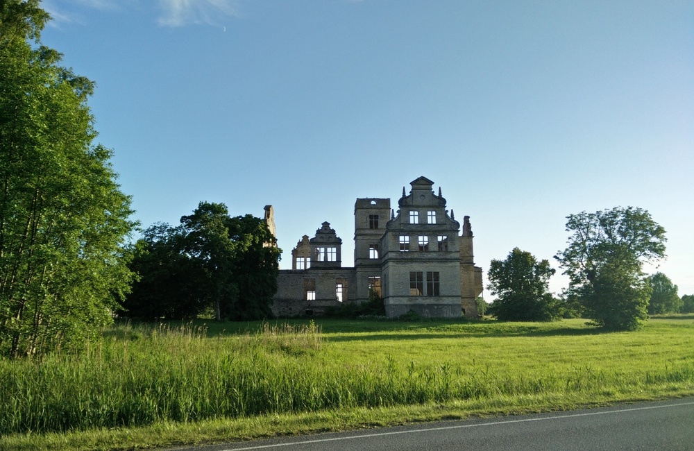 Ungru mõisa härrastemaja vare rephoto