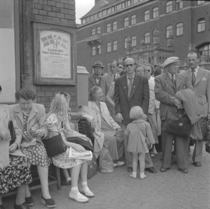 resenär - Passagerarkö vid färjestationen. - Foto: Gunnar Lundh / Malmö Museer