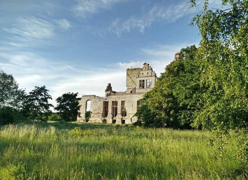 Photo. Ungru Castle near Haapsalu. Built by County Evald Ungern-Sternberg. Photo ca XX saj. Start. 1963. Ü. p. post. M. Arro. rephoto
