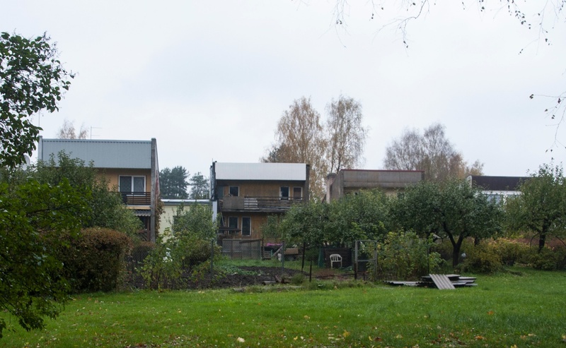 foto, Viljandi, Peetrimõisa linnaosa individuaalelamud 1975 august rephoto