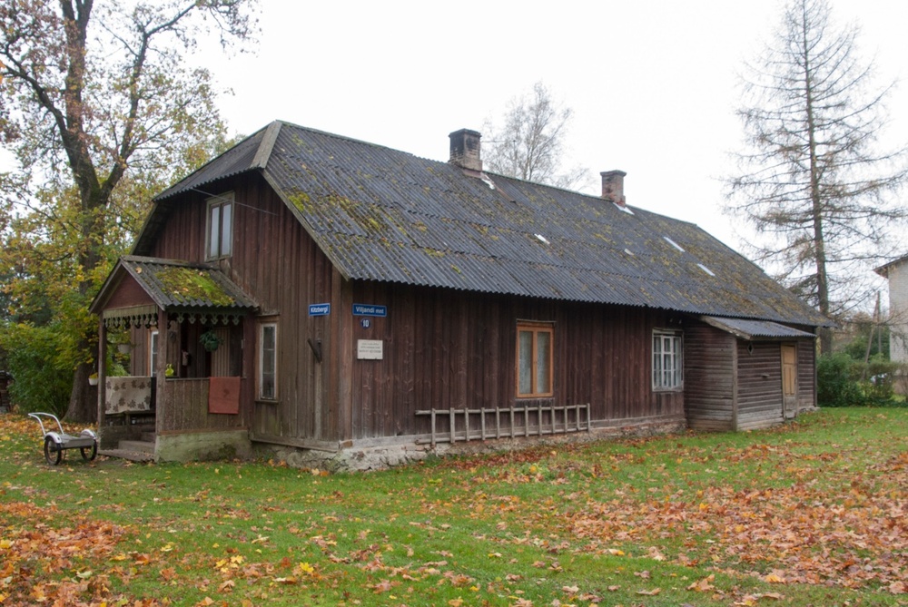 Residential building in Halliste village, writer August Kitzberg residence rephoto