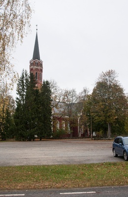 koloreeritud trükipostkaart, Halliste khk, Halliste kirik, u 1910, kirjastaja Jaik (Jurjev) rephoto