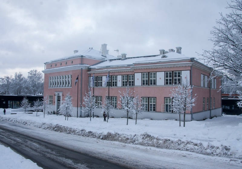 Valuoja school building. rephoto