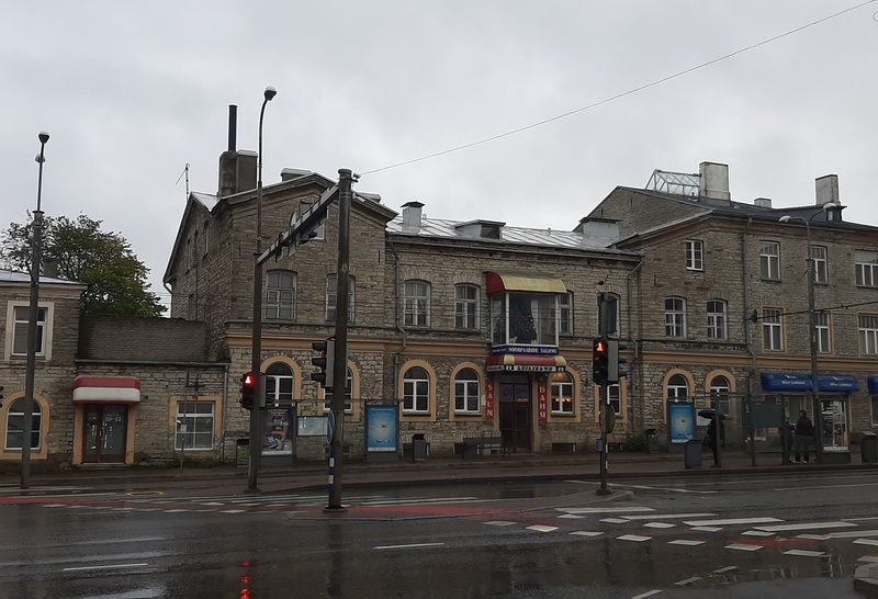 One of Tallinn's former entertainment houses on Tartu highway rephoto