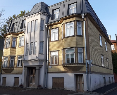 Apartment building in Tallinn, Kassisaba, Adamson St., view of the building. Architect Wilhelm Salemann (Vilhelm Saleman) rephoto