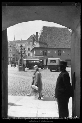 Raekoja plats.  duplicate photo