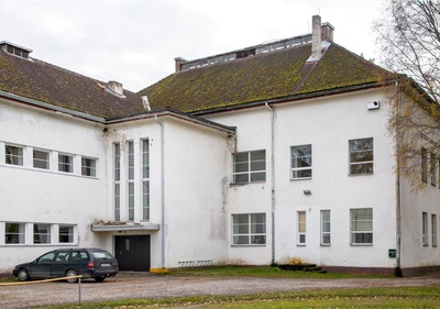 Blackwater 1. High school building rephoto