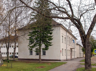 Blackwater 1. High school building rephoto