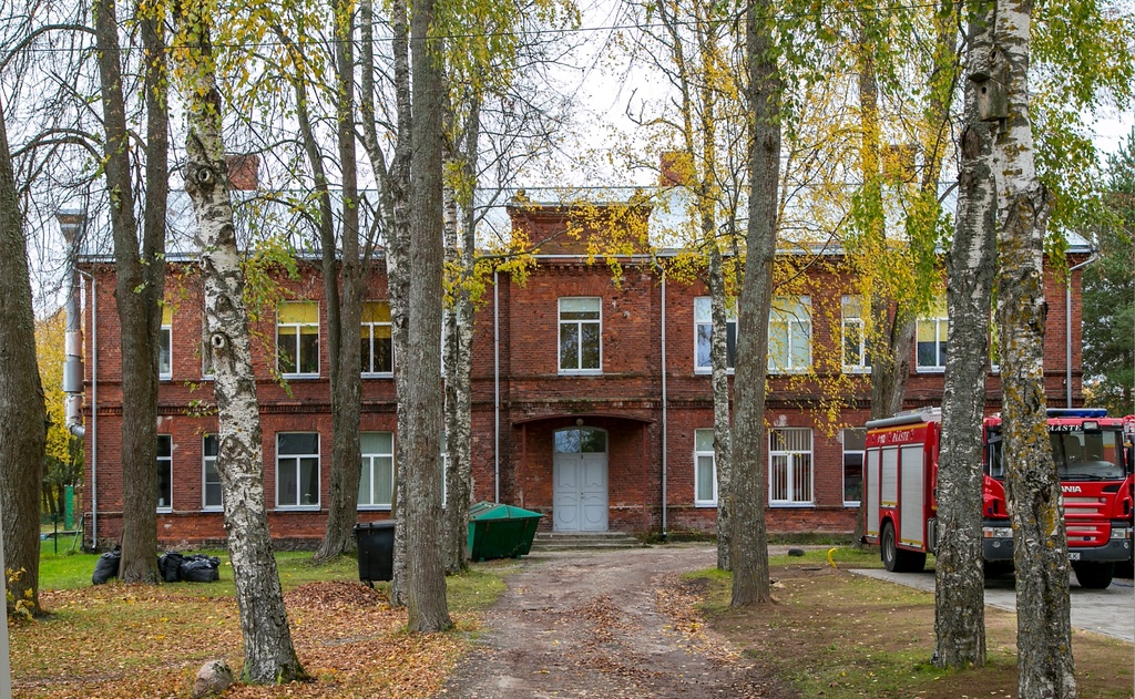 Mustvee Russian Start School Building rephoto