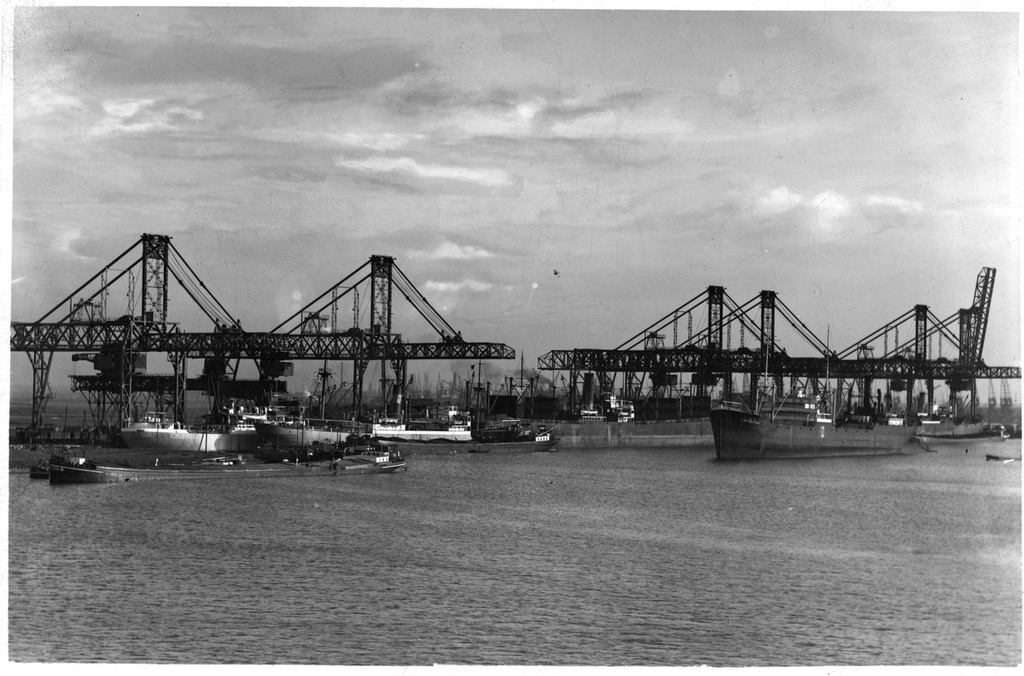 Overview of the port of Antwerp