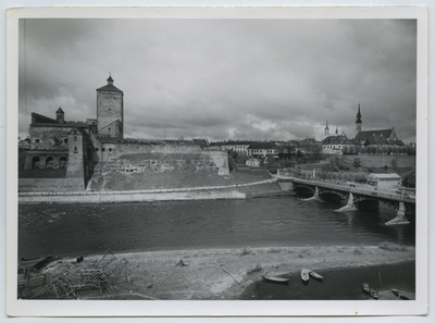 Narva, Hermann Fortress on the left.  duplicate photo