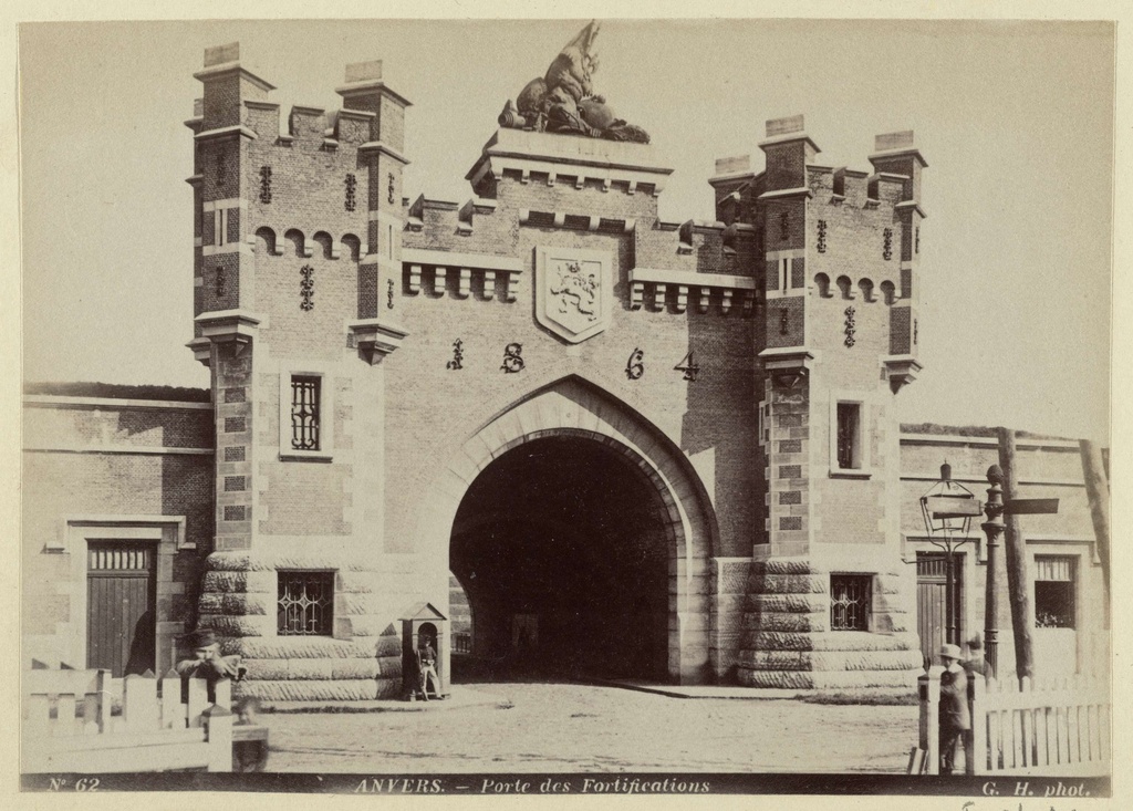 Poort in Antwerp, vermoedelijk de Borgerhoutpoort (Kipdorppoort), Anvers. - Porte des Fortifications