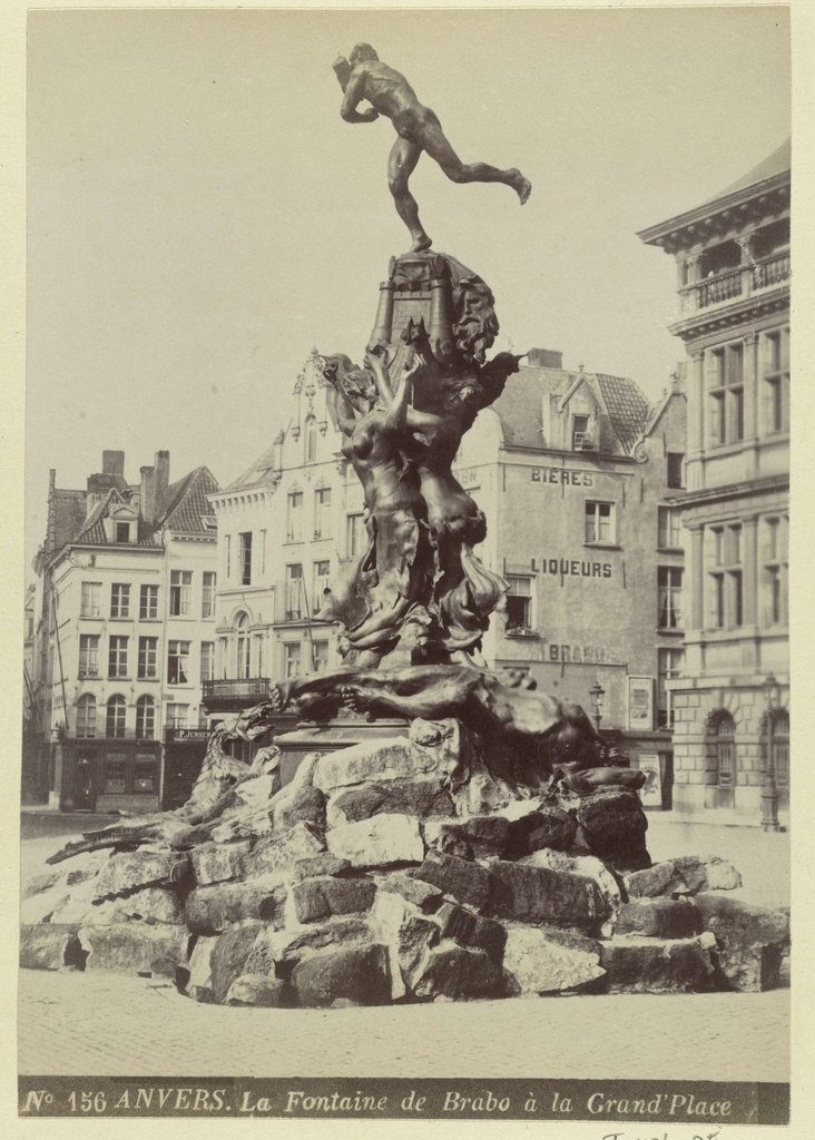 Brabofontein op de Grote Markt in Antwerp, Anvers. - la Fontaine de Brabo à la Grand'Place