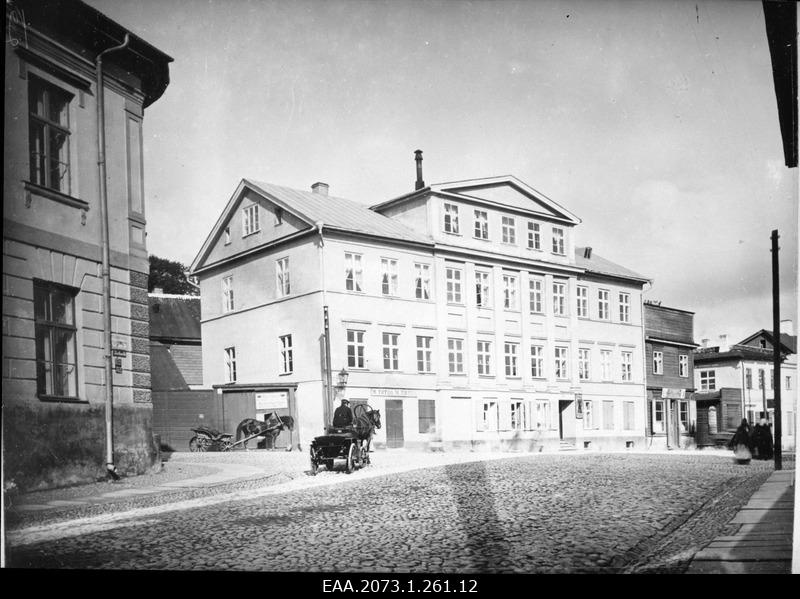 Houses in Tartu on the corner of Riga and Karlova (Kalevi) street, on the left of the girls' Gymnasium building