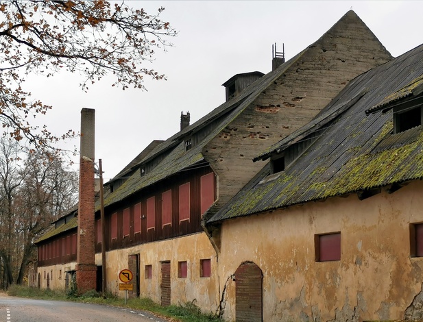 Renovated building of the Jõgeva State Sordiaretus Station. 1947 rephoto