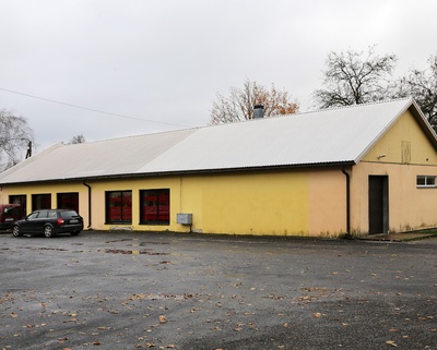 Outdoor view of Jõgeva exhibition sophois store. 11.1969 rephoto
