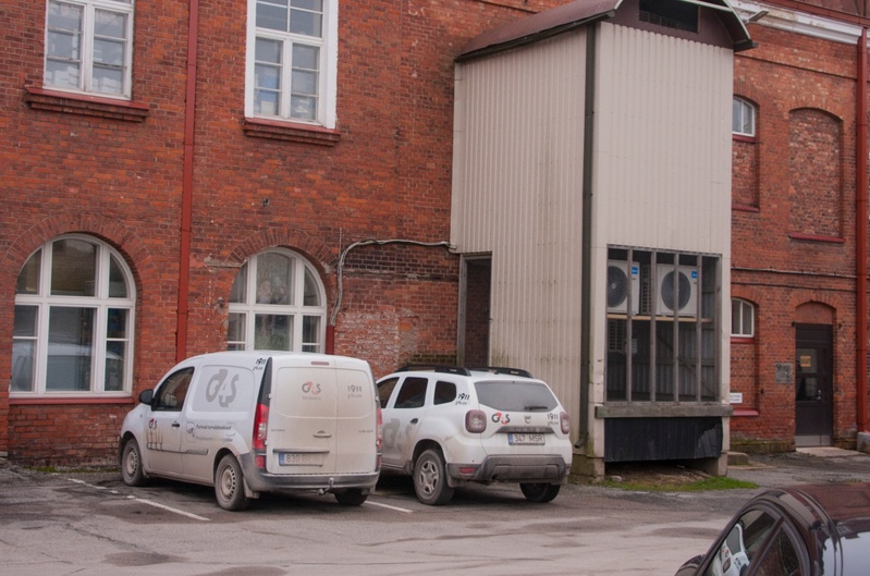 Valga lapsed Viljandi kooperatiivi mudilasringil külas rephoto