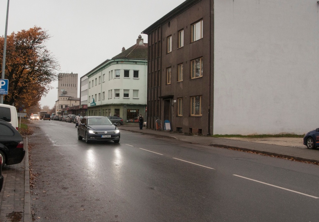 foto, Viljandi, Jakobsoni tn, sõjaveteranide kolonn, 9. mai, u 1975 rephoto