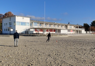 Pärnu rannakohvik, eestvaade. Arhitekt Olev Siinmaa rephoto