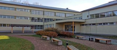 External view of the Palamuse secondary school building called o. Lutsu. 09.1975 rephoto