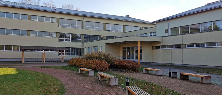 External view of the Palamuse secondary school building called o. Lutsu. 09.1975 rephoto