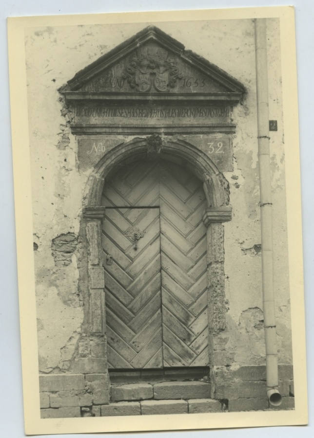 Narva, Pastor Michael Scholbach house portal.
