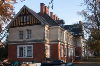 Postcard, Olustvere Castle rephoto