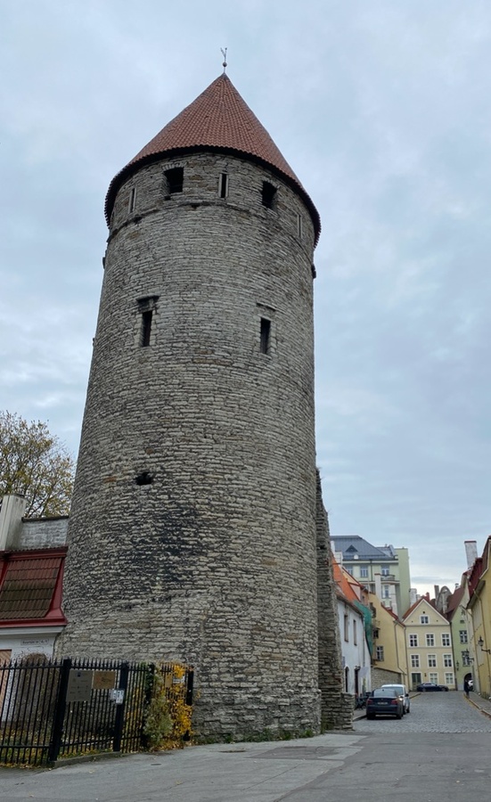 Tallinn, Tower Square, view to the west side of the unnamed tower. rephoto